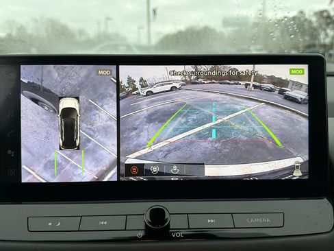 Used 2024 Nissan Rogue SL w/ SL Premium Package image 32