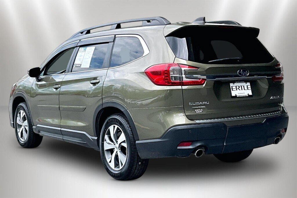 Used 2023 Subaru Ascent Premium w/ Convenience Package AWD/4WD image 4