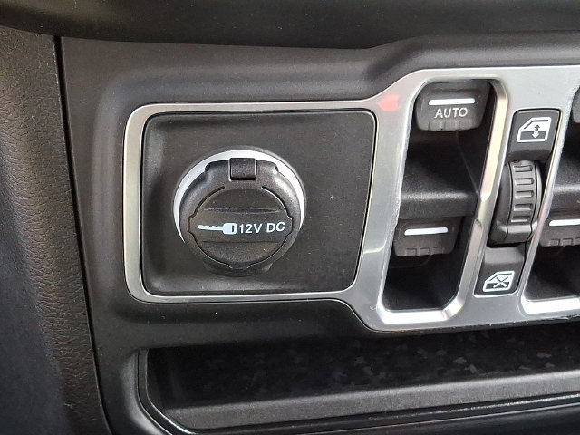 Used 2018 Jeep Wrangler Unlimited Sport S AWD/4WD image 25