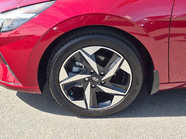 Used 2023 Hyundai Elantra SEL w/ Convenience Package FWD image 10