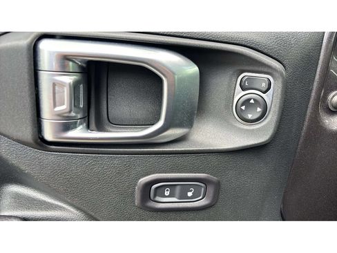 Used 2018 Jeep Wrangler Unlimited Sport S AWD/4WD image 18