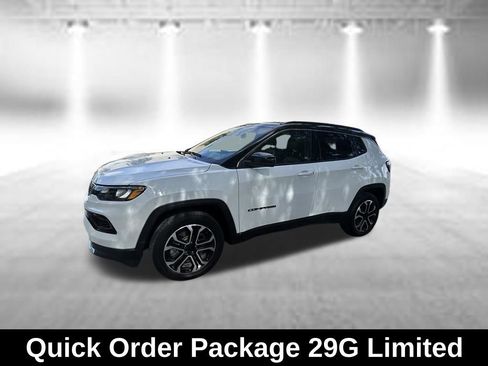 Used 2024 Jeep Compass Limited AWD/4WD image 3
