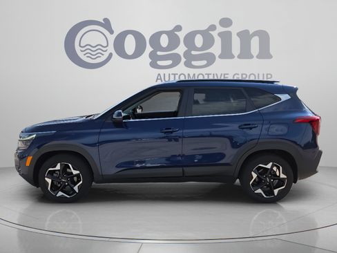 Used 2025 Kia Seltos EX w/ EX Sunroof Package FWD image 2