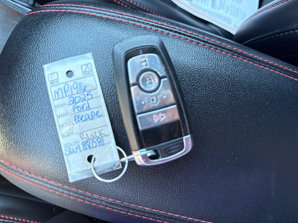 Used 2025 Ford Escape ST-Line AWD/4WD image 29