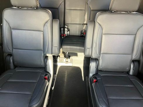 Used 2025 GMC Yukon Denali image 15