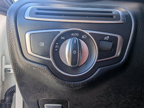 Used 2017 Mercedes-Benz GLC 300 4MATIC image 17