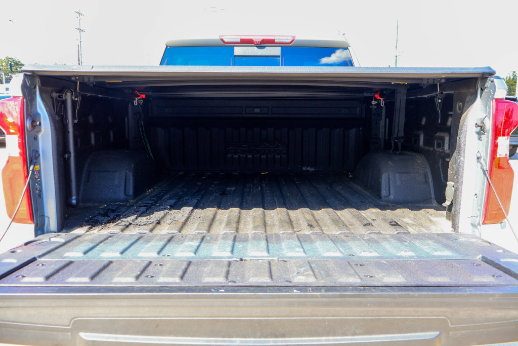 Used 2024 Chevrolet Silverado 1500 High Country RWD image 25