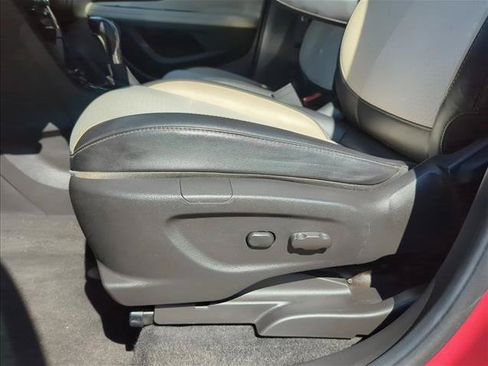 Used 2019 Buick Encore Preferred w/ Safety Package FWD image 17