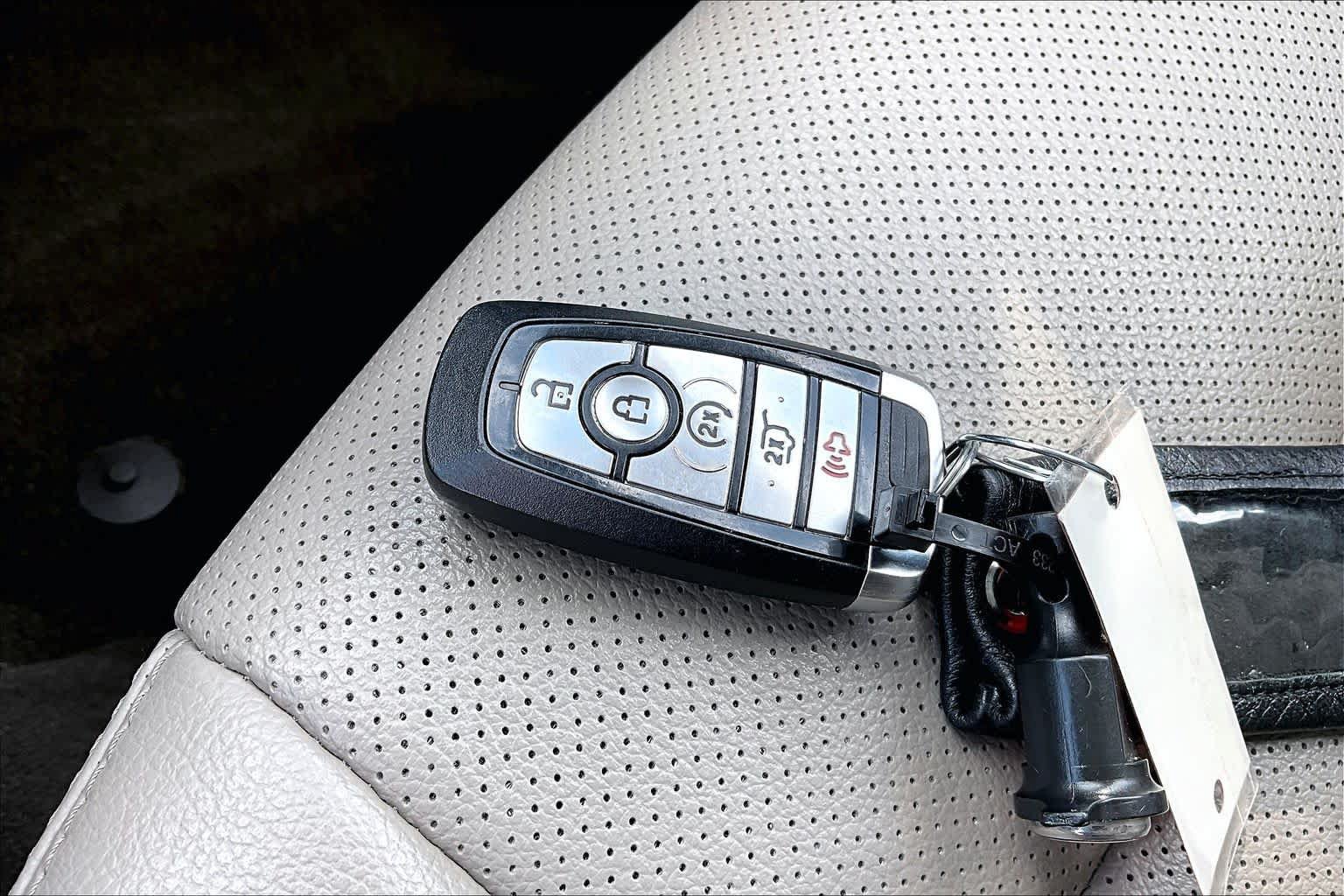 Used 2019 Ford Expedition XLT w/ Equipment Group 202A RWD image 15