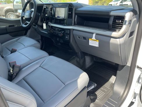 New 2025 Ford F250 XL w/ F-250 >10K GVWR Package RWD image 31