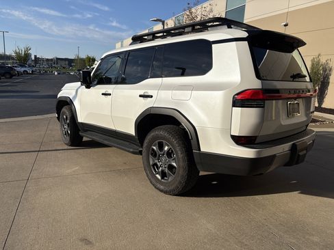 Used 2024 Lexus GX 550 image 8