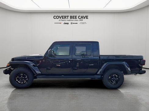 New 2025 Jeep Gladiator Sport image 6