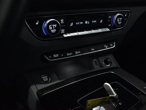 Used 2023 Audi Q5 2.0T Premium w/ Convenience Package image 21