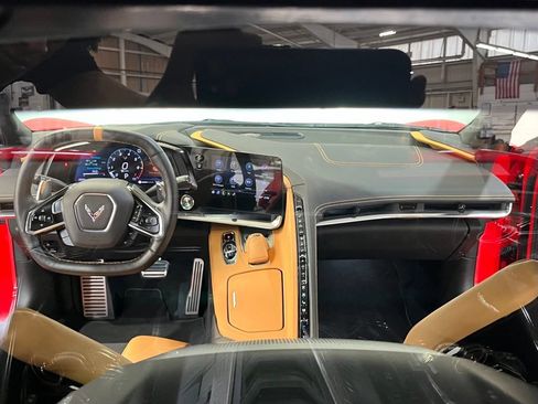 Used 2020 Chevrolet Corvette Stingray Preferred Cpe w/ 2LT Preferred Equipment Group RWD image 19