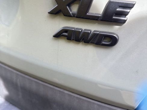 Used 2023 Toyota RAV4 XLE w/ Convenience Package image 5