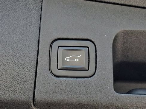 Used 2018 Cadillac XT5 AWD image 31