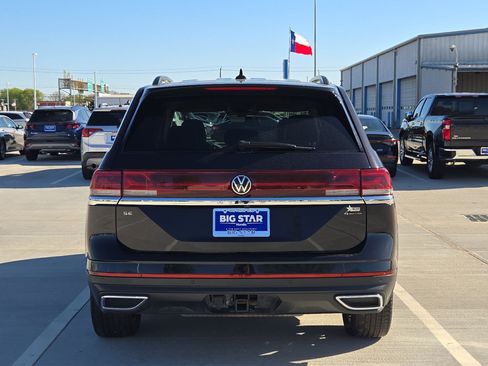 Used 2025 Volkswagen Atlas SE image 5
