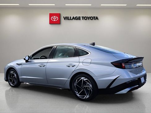 Used 2024 Hyundai Sonata SEL w/ Convenience Package FWD image 3