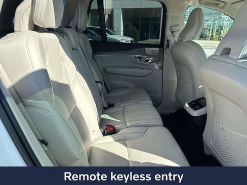 Used 2023 Volvo XC90 B6 Ultimate w/ Lounge Package image 13