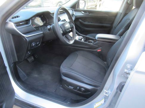 Used 2023 Jeep Grand Cherokee L Laredo image 19