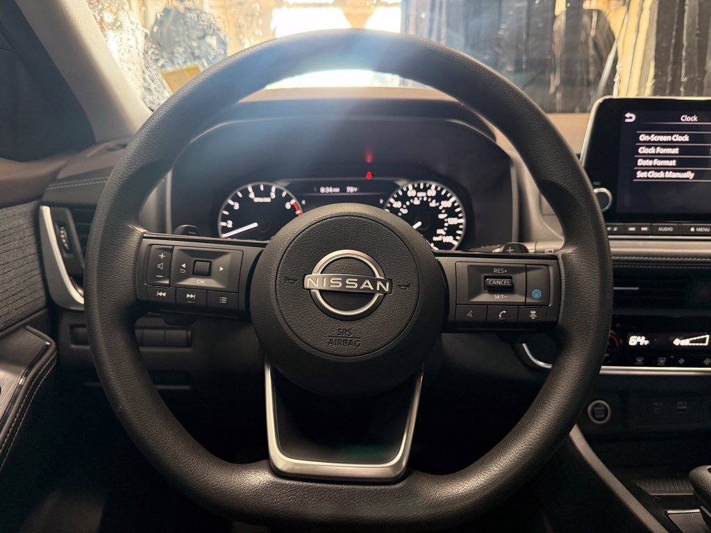 Used 2023 Nissan Rogue SV FWD image 14