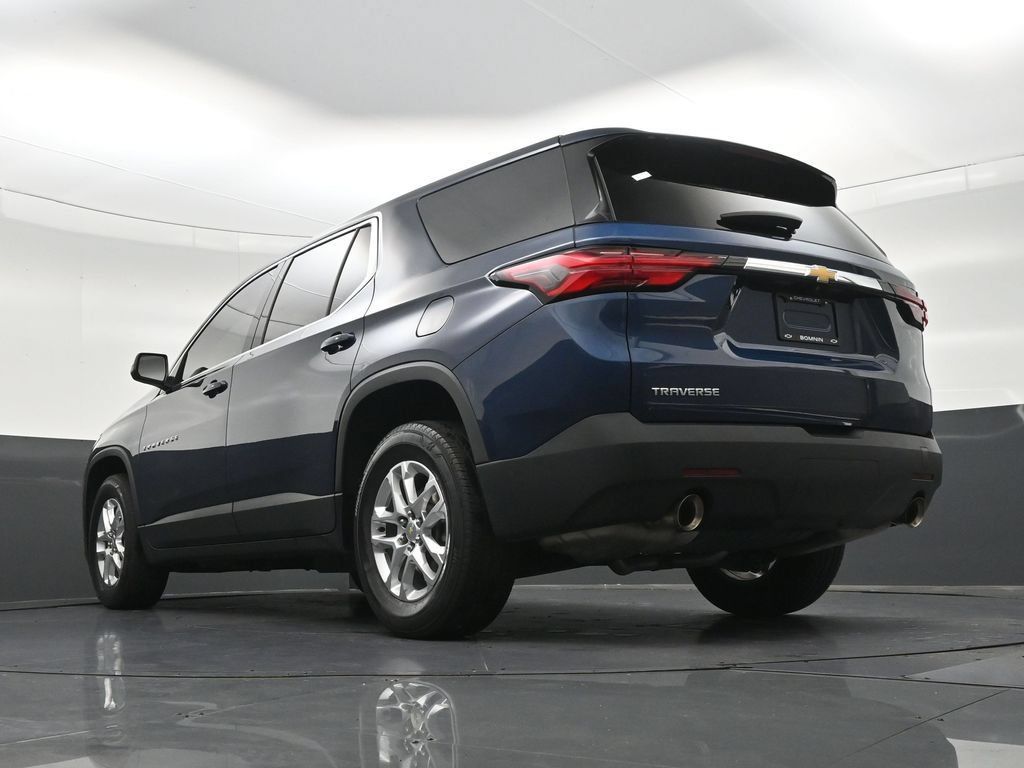 Used 2023 Chevrolet Traverse LS FWD image 26