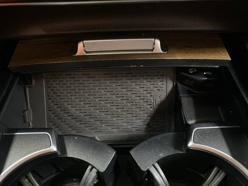 Used 2020 Mercedes-Benz GLE 450 4MATIC image 23