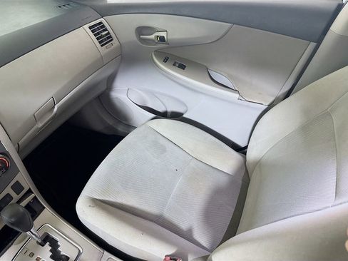 Used 2013 Toyota Corolla LE FWD image 18