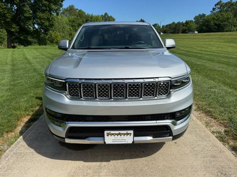 Used 2022 Jeep Grand Wagoneer Series II AWD/4WD image 8