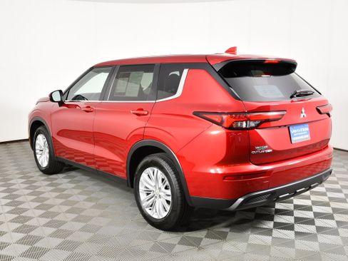 Used 2024 Mitsubishi Outlander ES AWD/4WD image 8