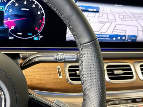 New 2026 Mercedes-Benz GLS 580 4MATIC image 15