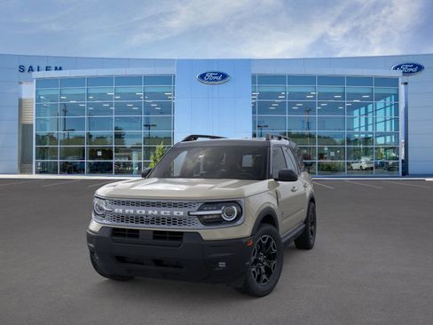 New 2025 Ford Bronco Sport Outer Banks image 3