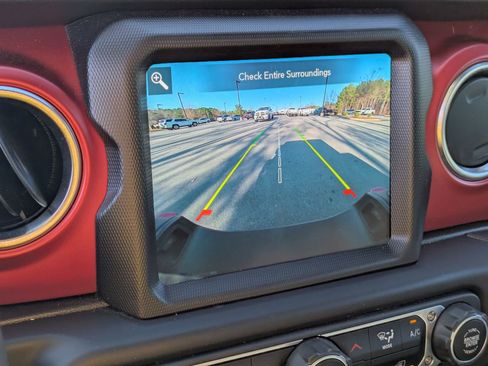 Used 2023 Jeep Gladiator Rubicon w/ Trailer Tow Package image 18