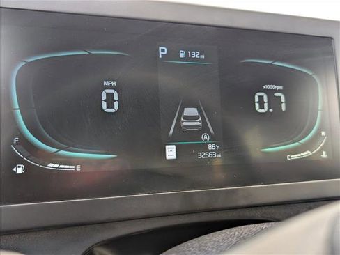 Used 2025 Kia Sportage LX FWD image 11