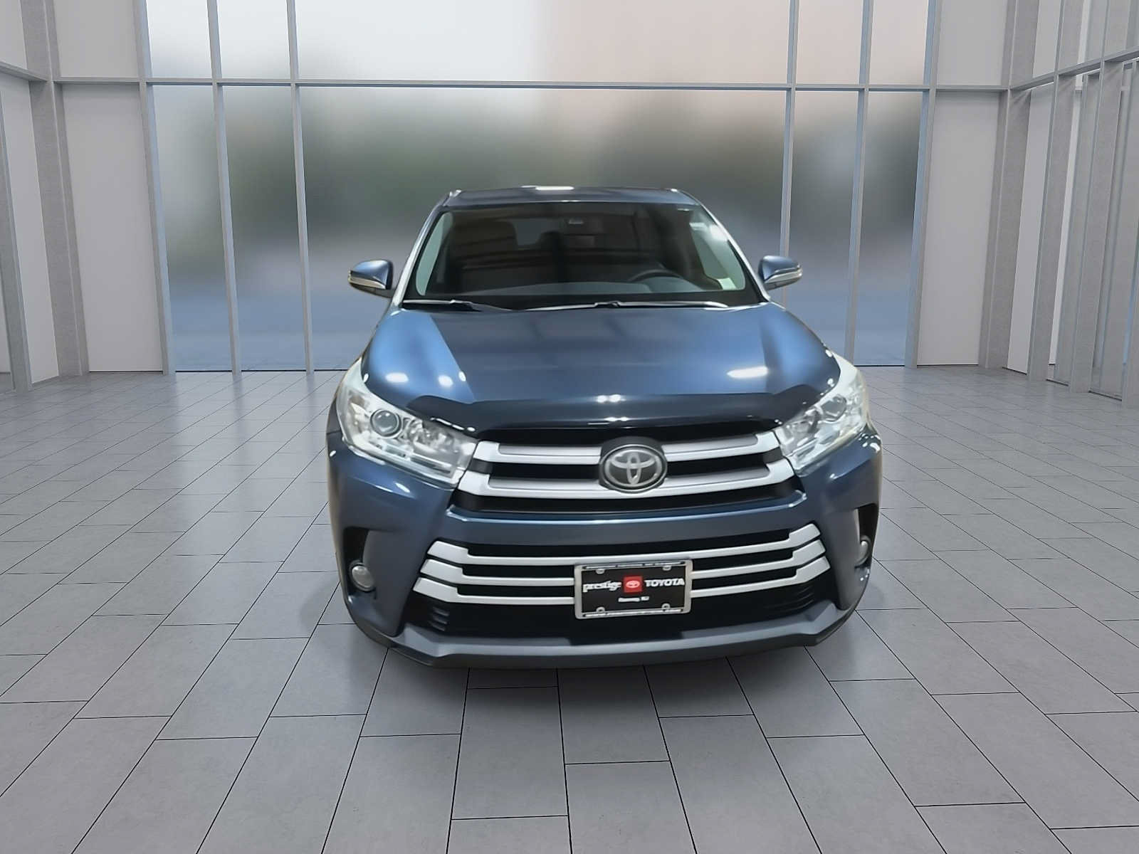 Certified 2017 Toyota Highlander Plus w/ Carpet Mat Package AWD/4WD image 3