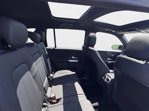 New 2025 Mercedes-Benz GLB 250 image 21