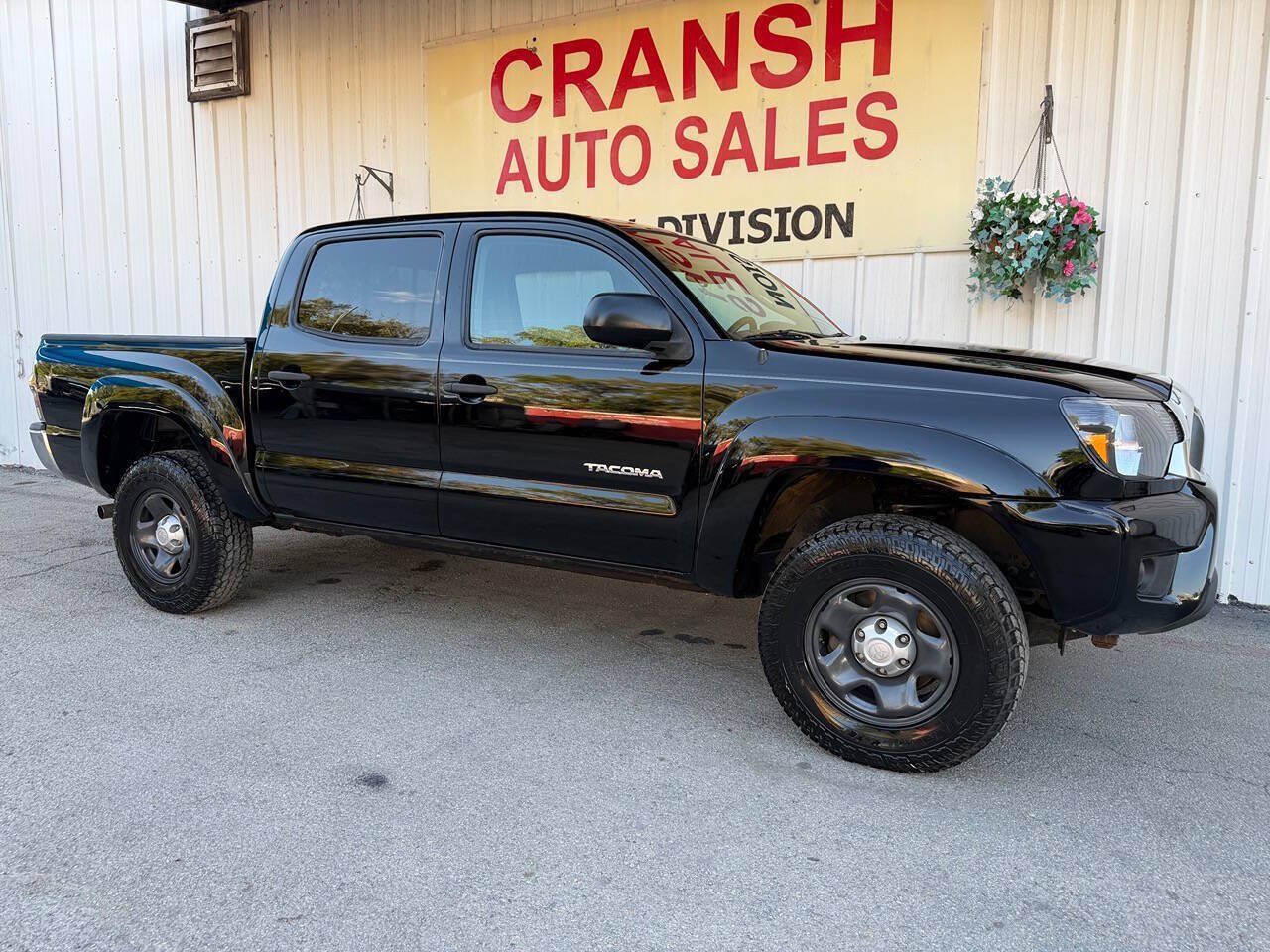Used 2015 Toyota Tacoma PreRunner w/ SR5 Package RWD image 2