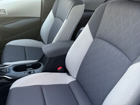 Used 2023 Toyota Corolla LE w/ Carpet Mat Package (TMS) FWD image 9