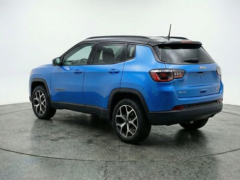 Used 2025 Jeep Compass Limited image 6