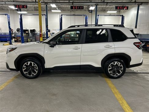 Certified 2025 Subaru Forester Premium image 5