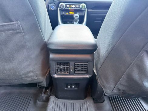 Used 2021 Toyota RAV4 XLE image 22