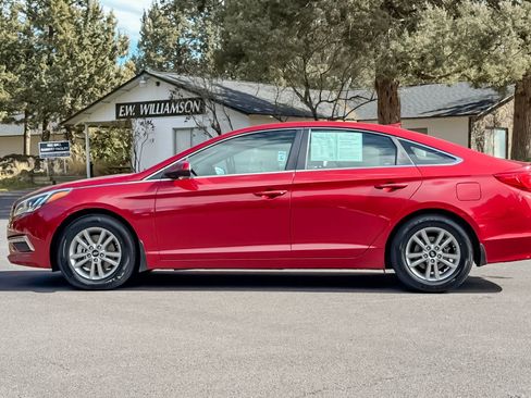 Used 2015 Hyundai Sonata SE w/ Option Group 02 image 8