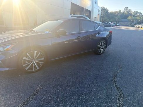 Used 2021 Nissan Altima 2.5 SR FWD image 12