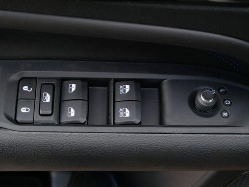 New 2026 Jeep Compass Latitude image 13