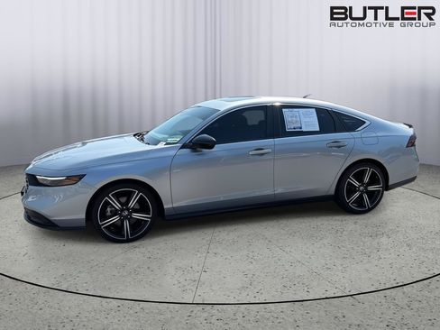 Used 2024 Honda Accord Sport image 3