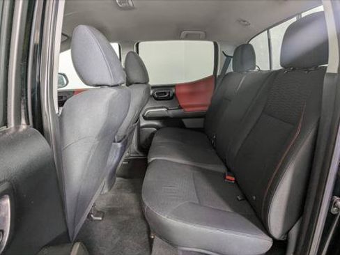 Used 2017 Toyota Tacoma SR5 w/ Tow Package RWD image 16