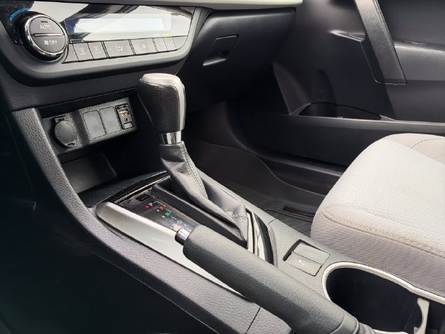 Used 2016 Toyota Corolla LE FWD image 28