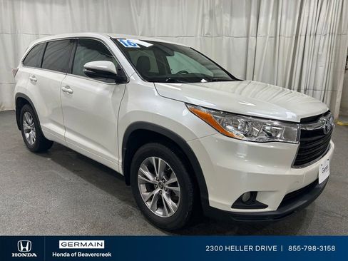 Used 2016 Toyota Highlander Plus AWD/4WD image 1