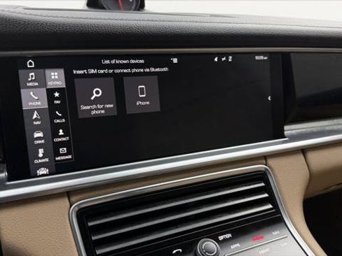 Used 2017 Porsche Panamera RWD image 30