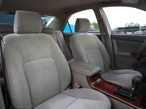 Used 2003 Toyota Camry LE FWD image 24